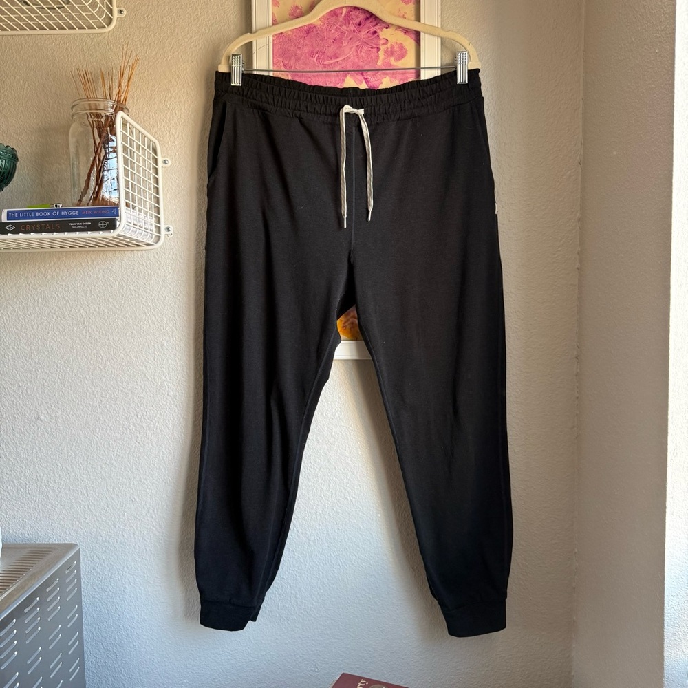 Vuori Women’s Performance DreamKnit Joggers Black Heather L